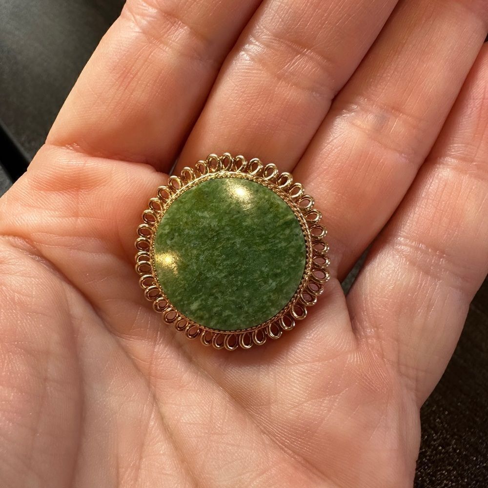 Vintage signed Catamore, possible nephrite jade and 12kt GF stone brooch!